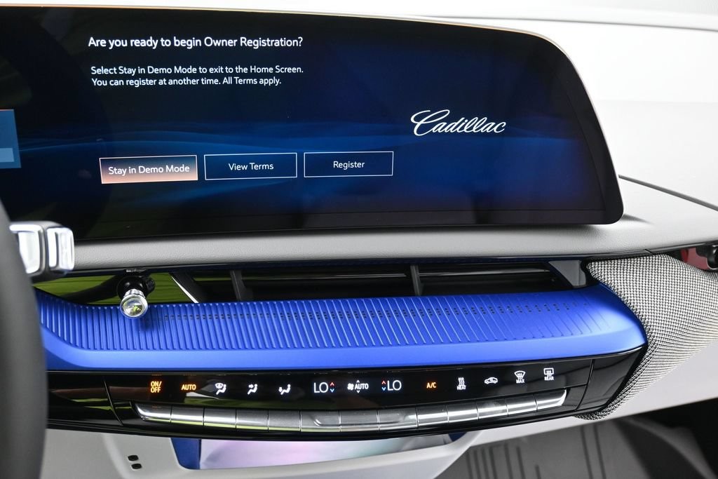 Cadillac OPTIQ Vehicle Full-screen Gallery Image 9
