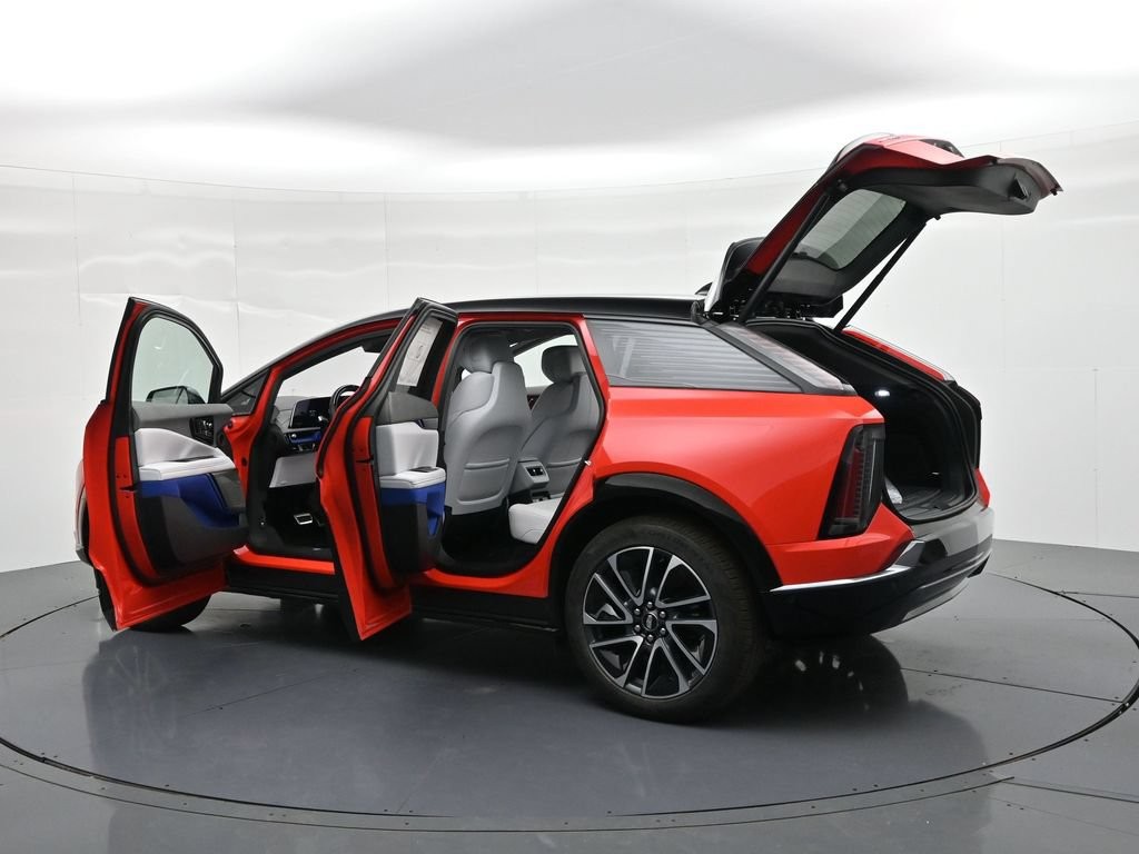 Cadillac OPTIQ Vehicle Full-screen Gallery Image 25