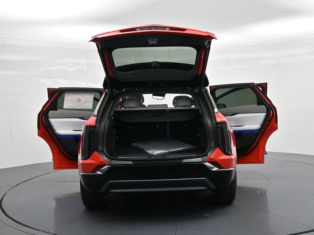 Cadillac OPTIQ Vehicle Full-screen Gallery Image 27