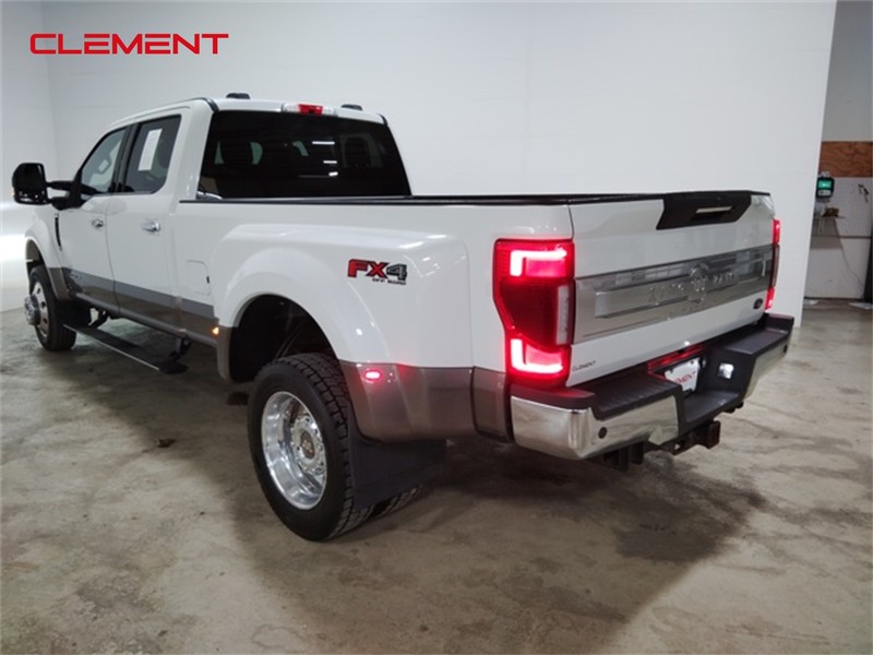 Ford Super Duty F-450 DRW Vehicle Image 07