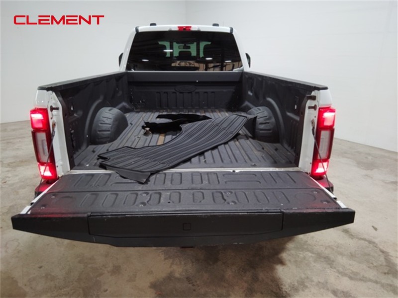 Ford Super Duty F-450 DRW Vehicle Image 08