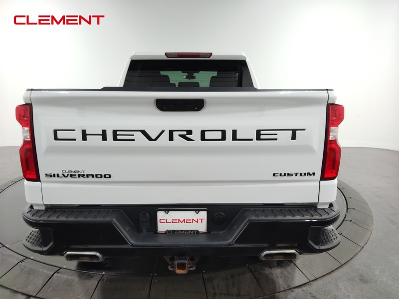 Chevrolet Silverado 1500 LTD Vehicle Image 06