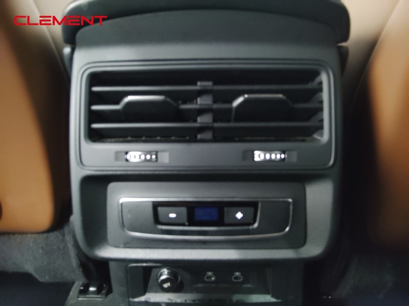 Audi Q7 Vehicle Image 36