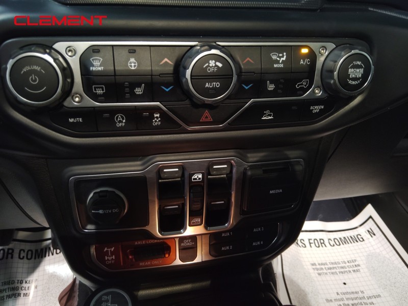 Jeep Gladiator Vehicle Image 17