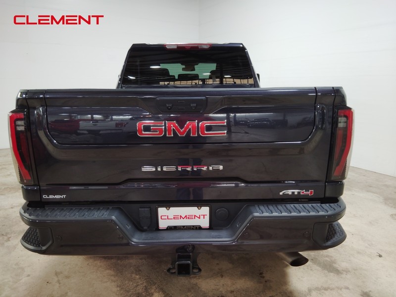 GMC Sierra 2500HD Vehicle Image 06