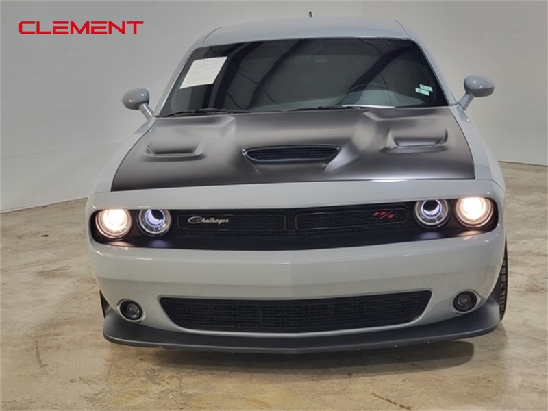 Dodge Challenger Vehicle Image 02