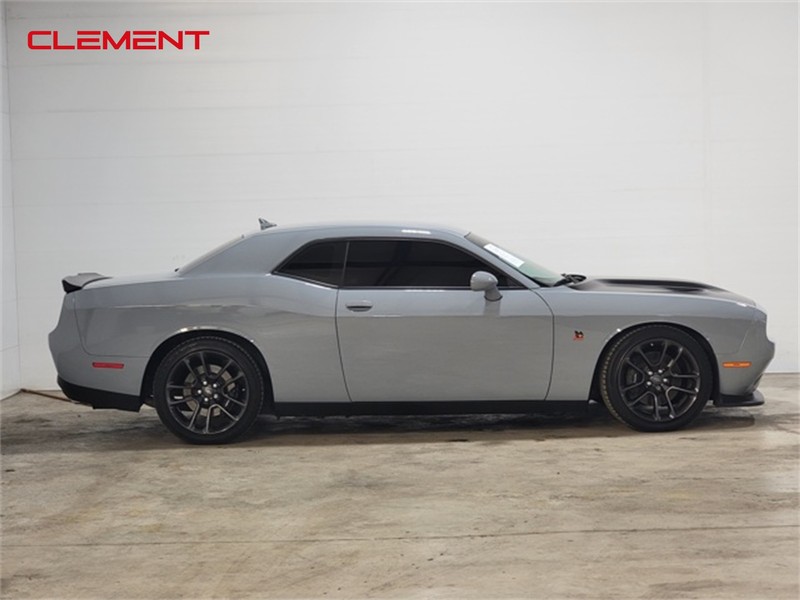 Dodge Challenger Vehicle Image 05