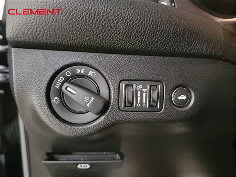 Dodge Challenger Vehicle Image 09