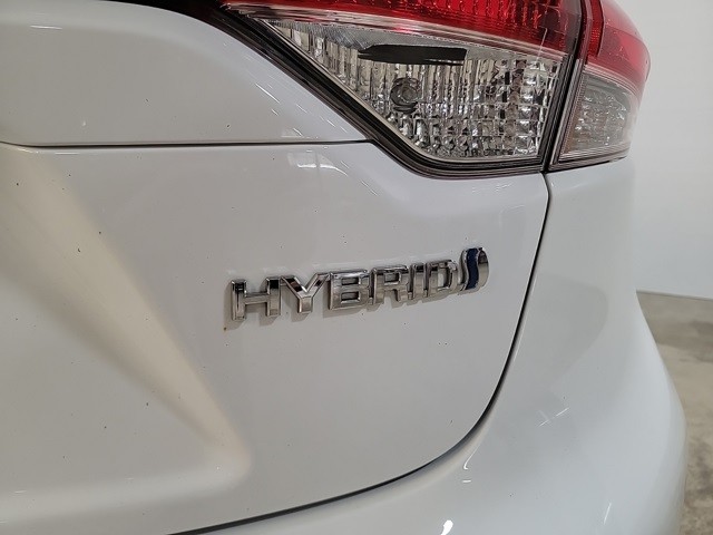 Toyota Corolla Hybrid Vehicle Image 27