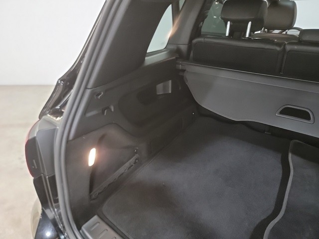 Mercedes-Benz GLB Vehicle Image 30