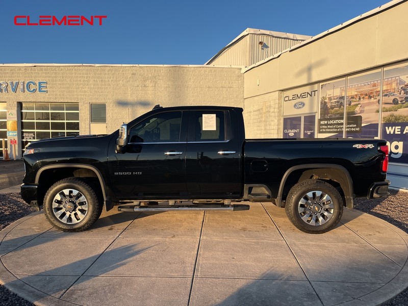 Chevrolet Silverado 2500HD Vehicle Image 21