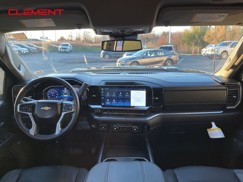 Chevrolet Silverado 2500HD Vehicle Image 37