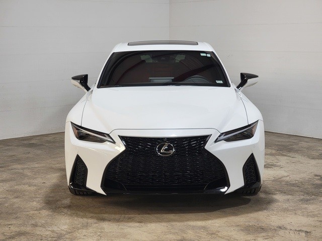 Lexus IS Vehicle Image 02