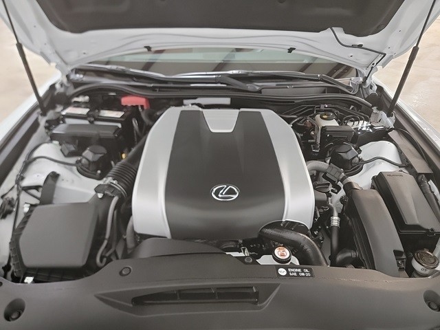 Lexus IS Vehicle Image 40