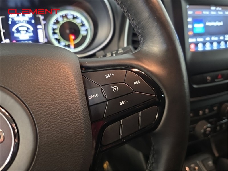 Jeep Cherokee Vehicle Image 12