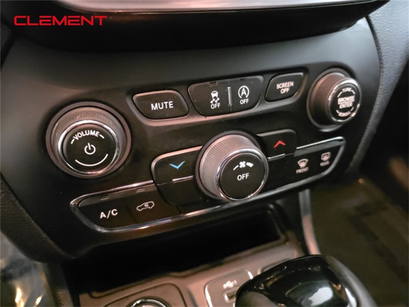Jeep Cherokee Vehicle Image 18