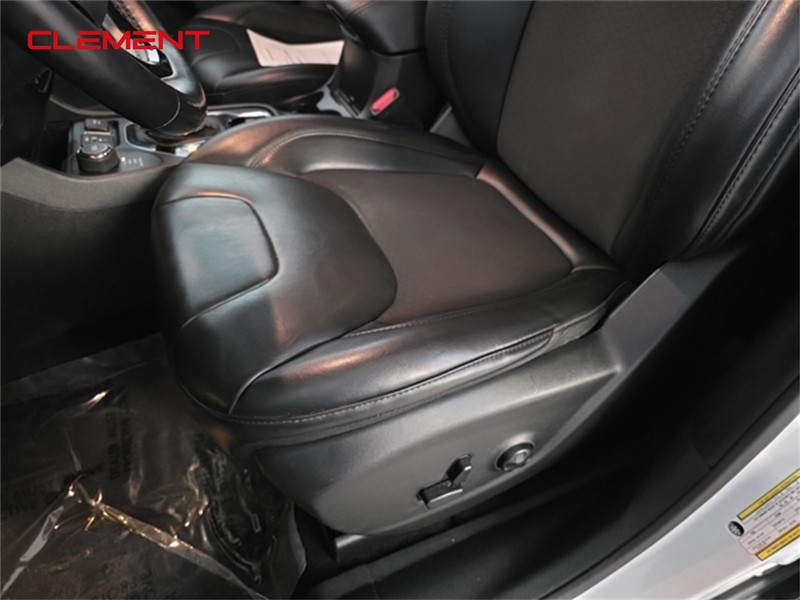 Jeep Cherokee Vehicle Image 22