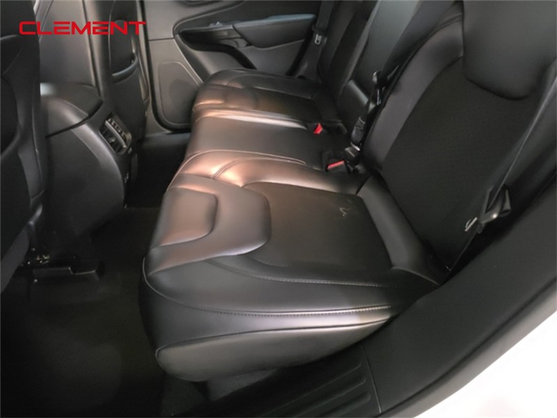 Jeep Cherokee Vehicle Image 25