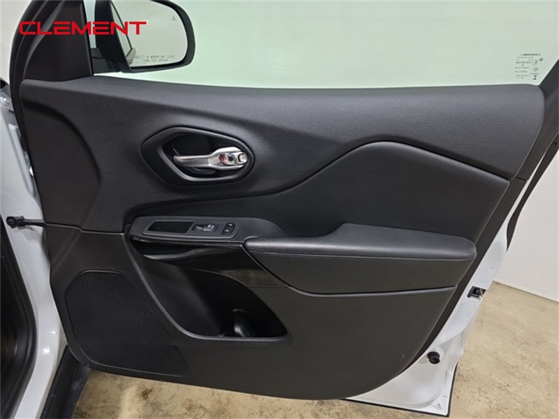 Jeep Cherokee Vehicle Image 30