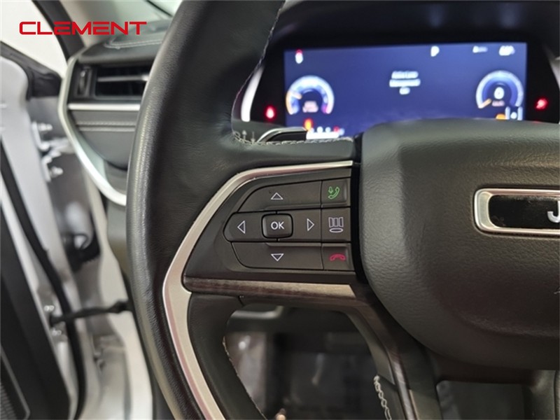 Jeep Grand Cherokee L Vehicle Image 12