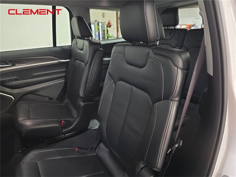 Jeep Grand Cherokee L Vehicle Image 27