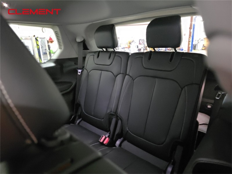 Jeep Grand Cherokee L Vehicle Image 28