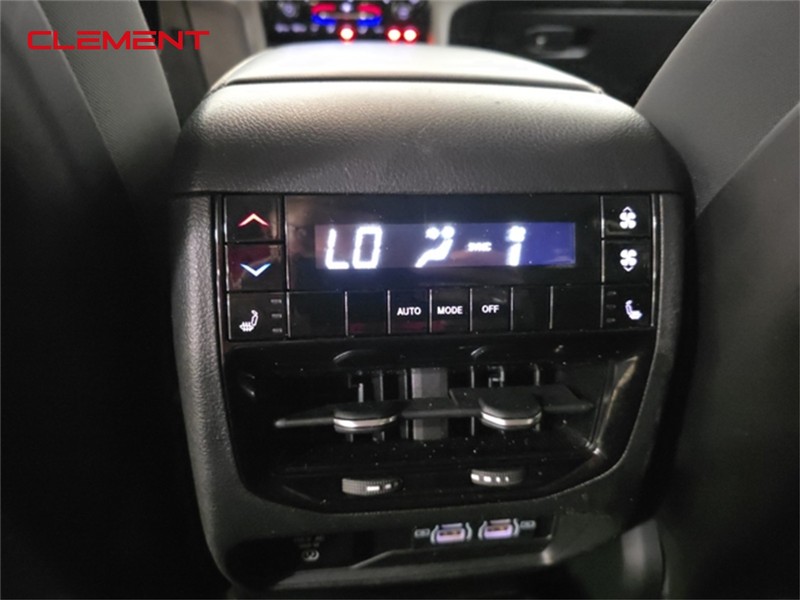 Jeep Grand Cherokee L Vehicle Image 29
