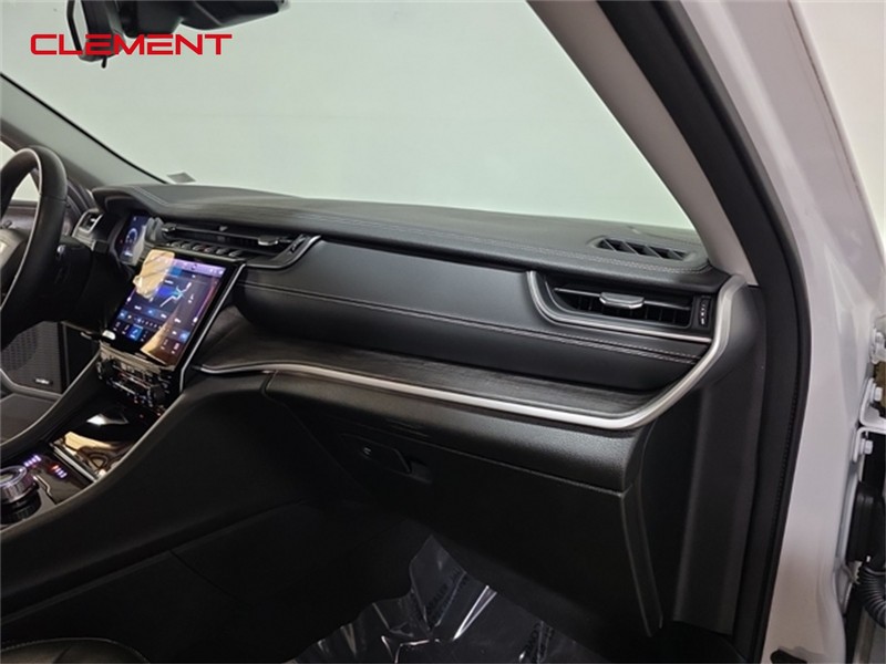 Jeep Grand Cherokee L Vehicle Image 33
