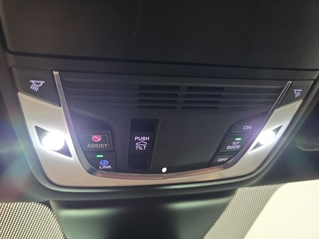 Acura TLX Vehicle Image 23