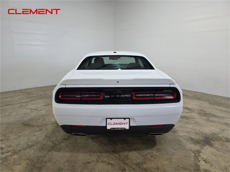 Dodge Challenger Vehicle Image 07