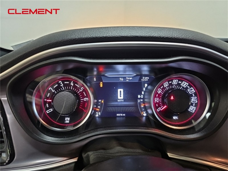 Dodge Challenger Vehicle Image 12