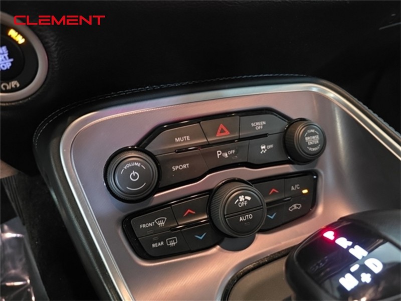 Dodge Challenger Vehicle Image 16