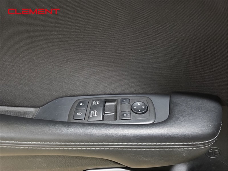 Dodge Challenger Vehicle Image 18