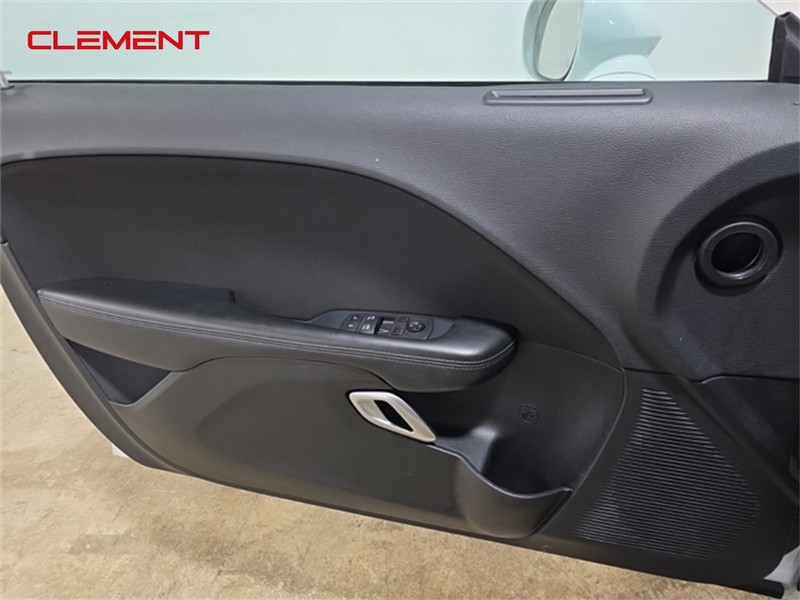Dodge Challenger Vehicle Image 19