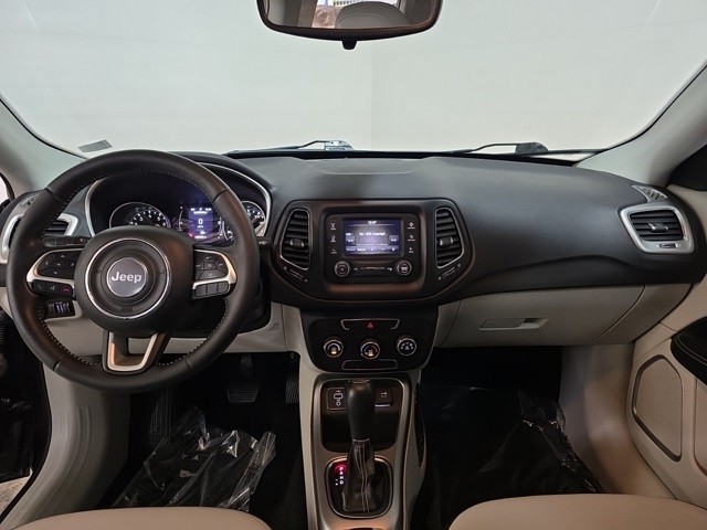 Jeep Compass Vehicle Image 26