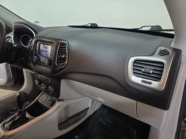 Jeep Compass Vehicle Image 29