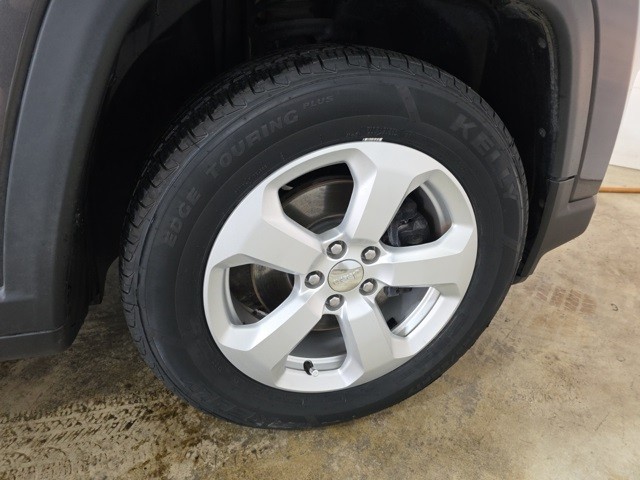 Jeep Compass Vehicle Image 31