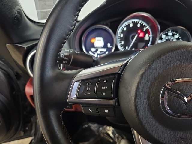 Mazda MX-5 Miata RF Vehicle Image 10