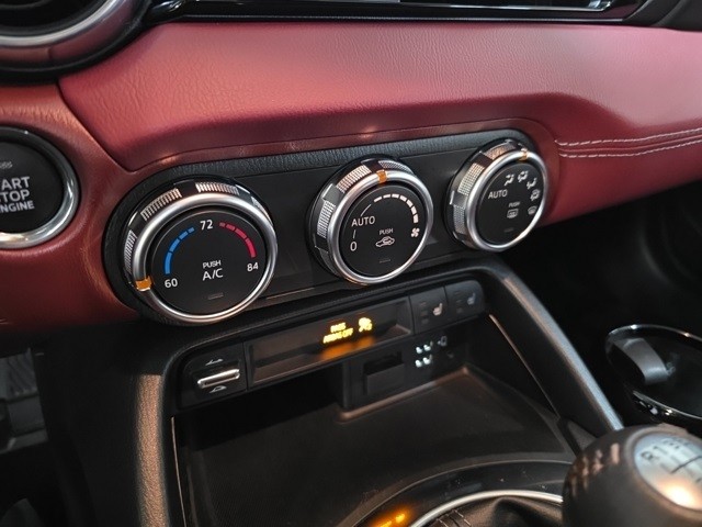 Mazda MX-5 Miata RF Vehicle Image 17