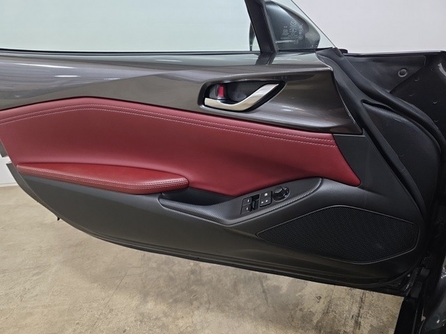 Mazda MX-5 Miata RF Vehicle Image 20