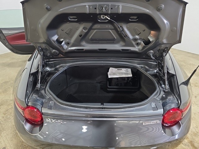 Mazda MX-5 Miata RF Vehicle Image 23