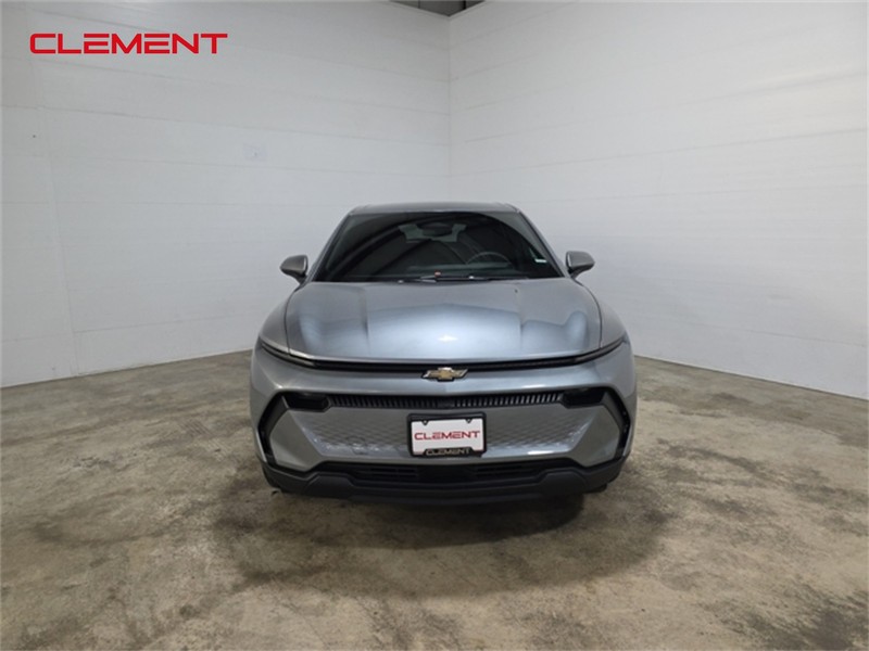 Chevrolet Equinox EV Vehicle Image 02