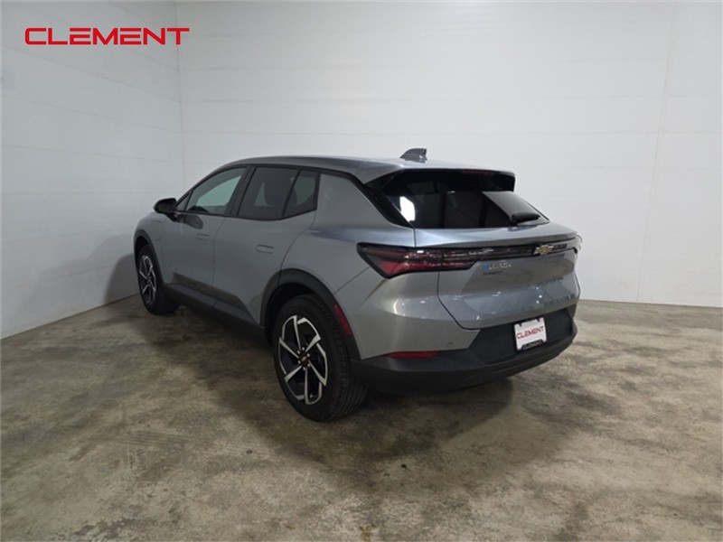 Chevrolet Equinox EV Vehicle Image 08