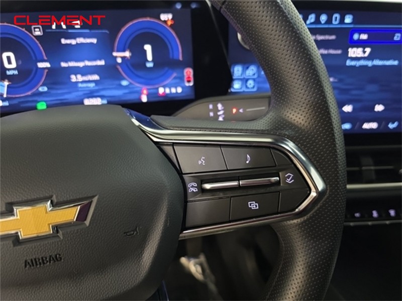 Chevrolet Equinox EV Vehicle Image 11
