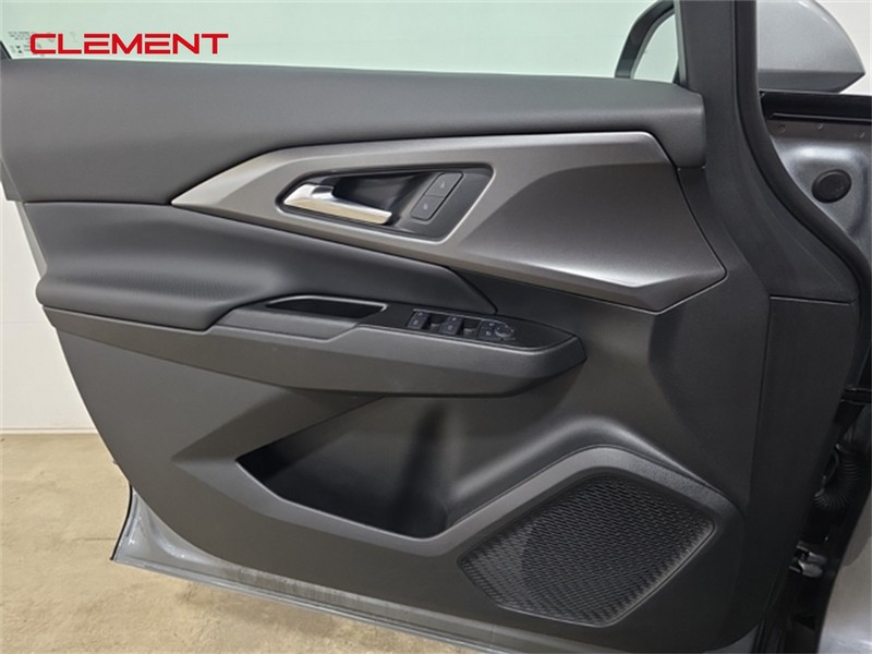 Chevrolet Equinox EV Vehicle Image 20