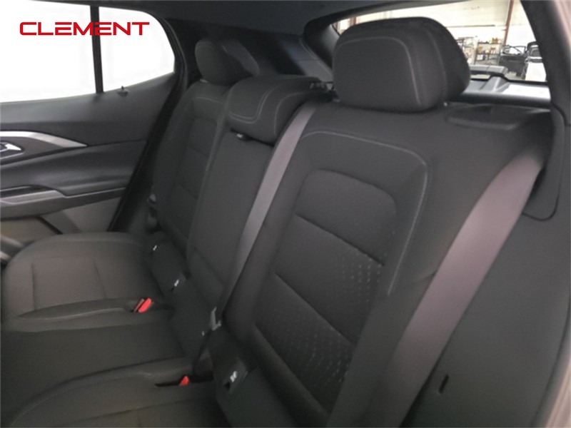 Chevrolet Equinox EV Vehicle Image 25