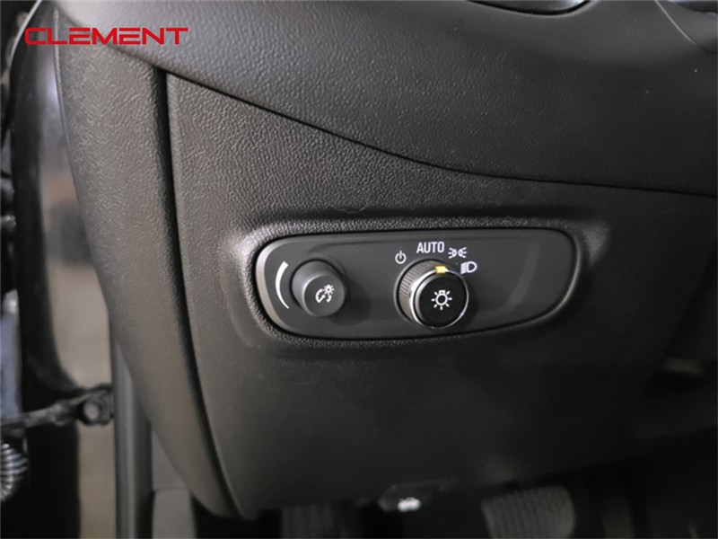 Chevrolet Equinox Vehicle Image 09