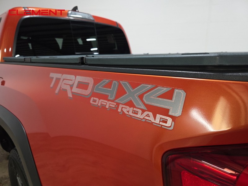 Toyota Tacoma Vehicle Image 09
