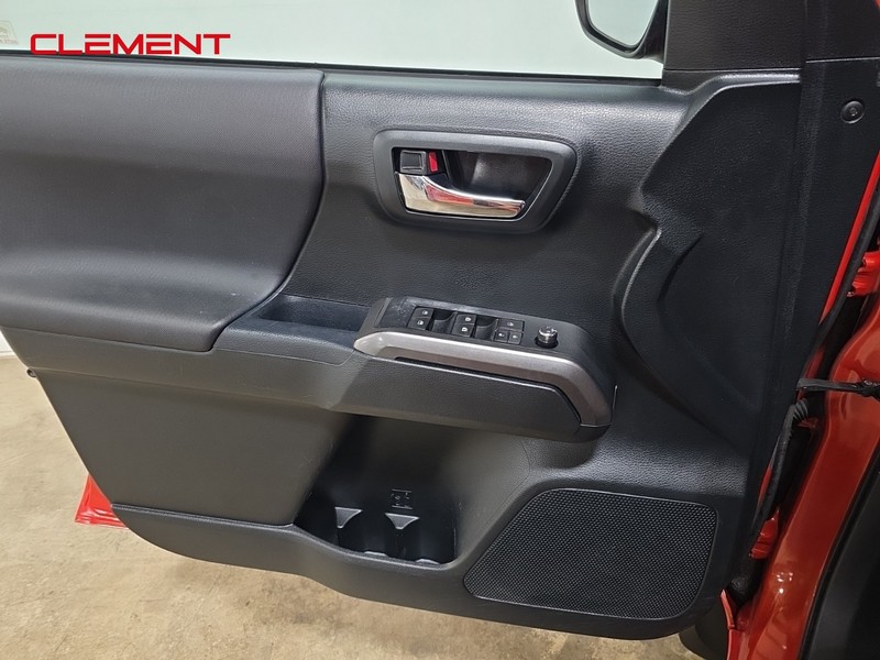 Toyota Tacoma Vehicle Image 23