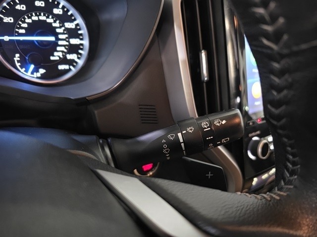 Subaru Ascent Vehicle Image 15